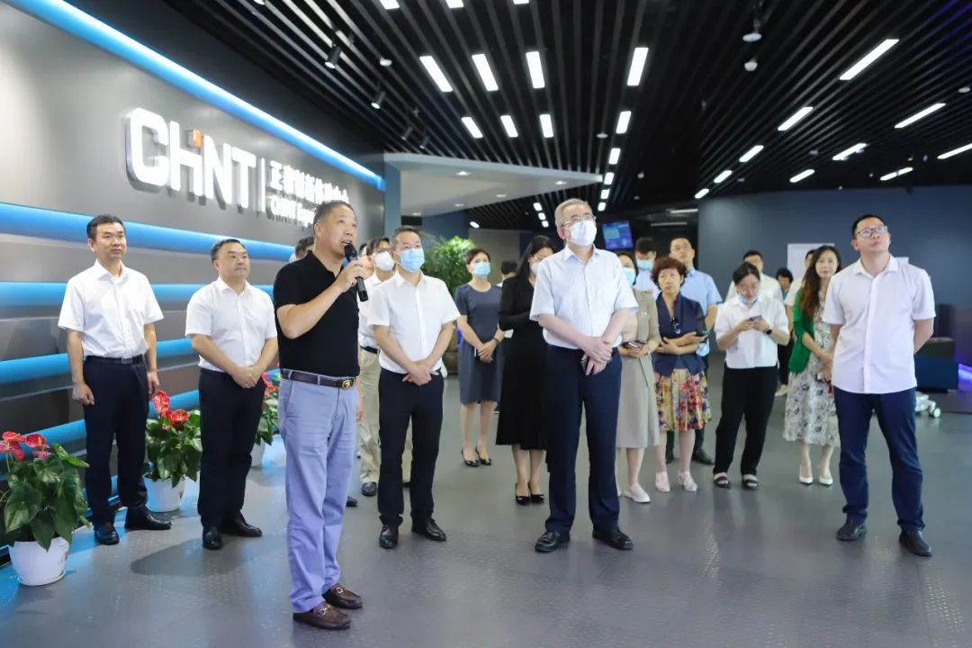 中国劳动关系学院傅德印校长一行莅临正泰考察调研 中国劳动关系学院傅德印校长一行莅临正泰考察调研